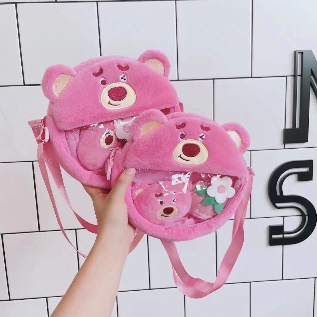 Tas Selempang Lotso Transparan Bonus Gantungan Tas Aroma Strawberry Bahan Plush