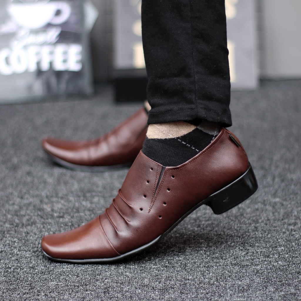 Sepatu Pantofel Hitam Kulit Asli Formal Kerja Kantor Pria Abraham Rempel Slop