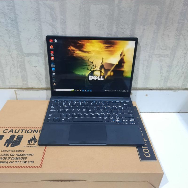 DELL Latitude 7285 K17M 2 In 1 Tablet Touchscreen intel Cor i5-7Y57 Ram 8GB SSD 256GB Resolusi layar 2880x1920