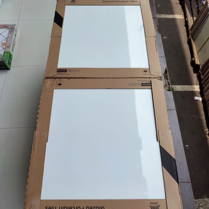 GRANIT 60X60 VITERY WHITE GLAZED POLISH//KW EXPORT - ARNA