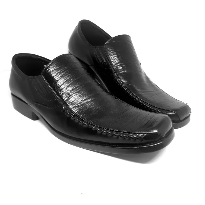 sepatu pantopel/sepatu kantor sepatu aigner(BISA COD)