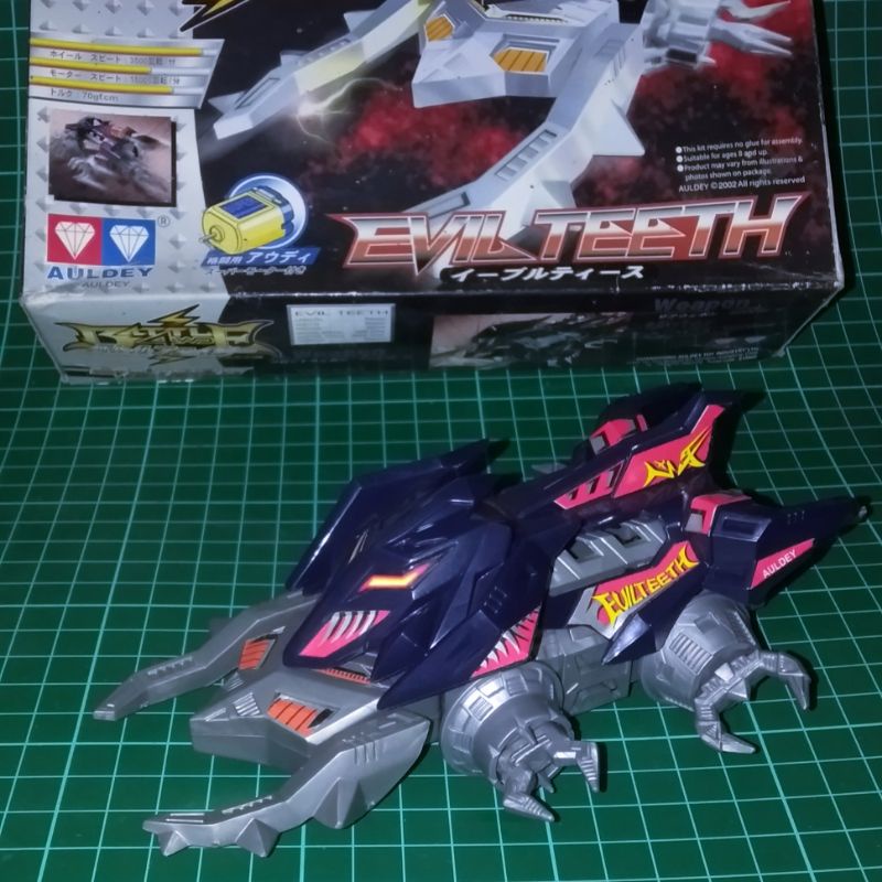 Crush Gear Auldey Evil Teeth ll Battle Gear Auldey