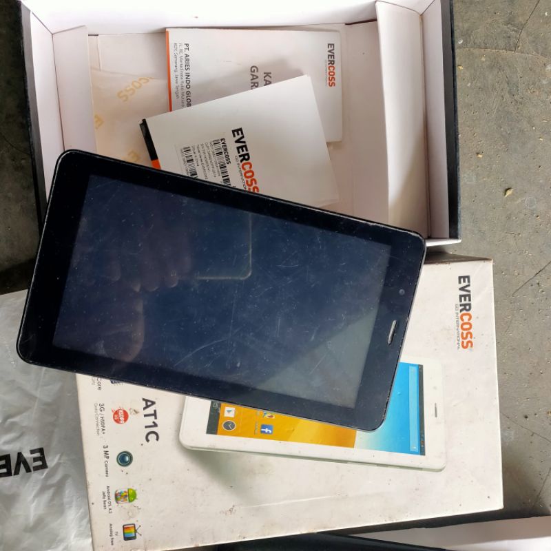 tablet evercoss AT1C normal murah berkualitas tgl naik baterai & ganti antena tv sdh bs di pake