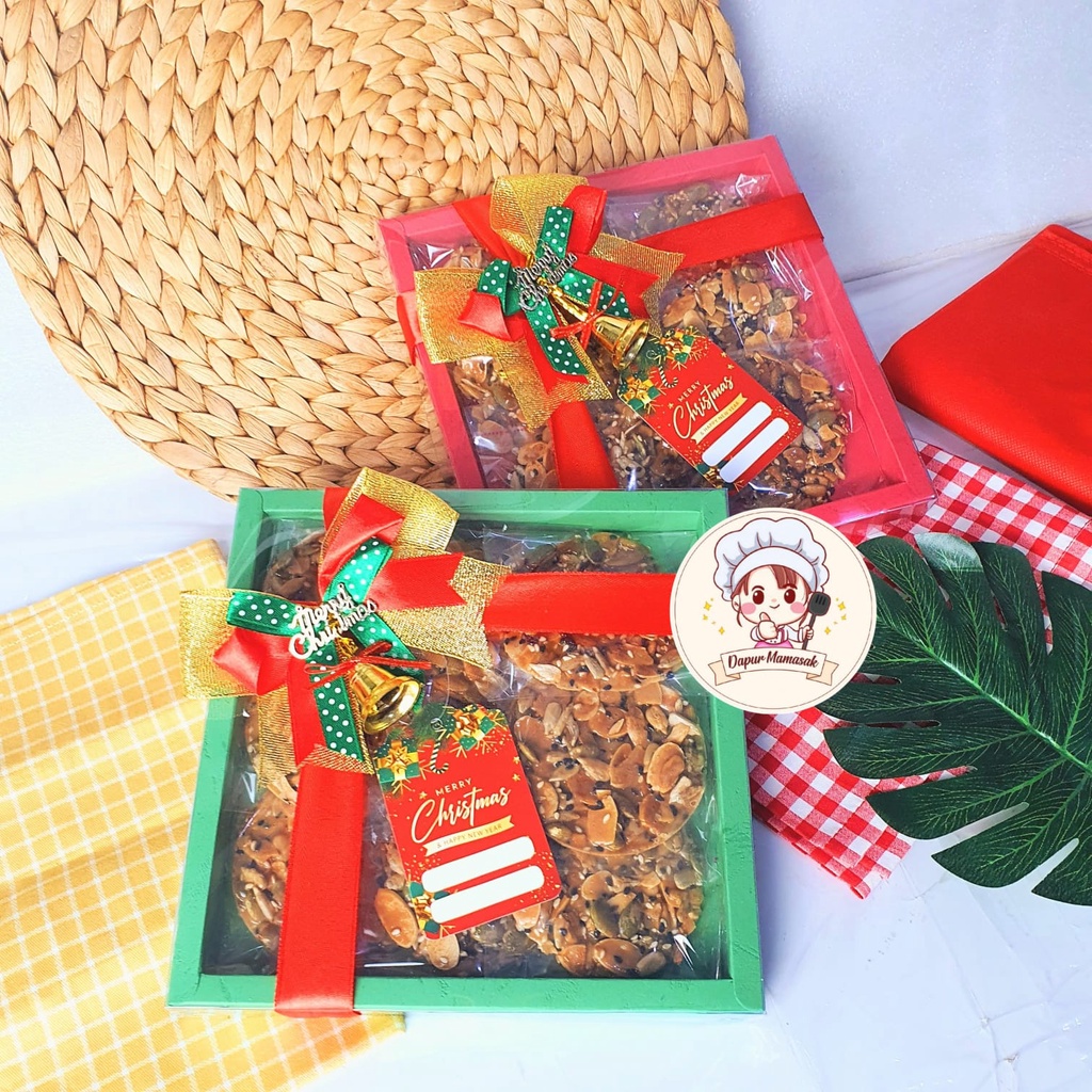 

DM - Kacang Florentine Hampers Kado Hadiah Christmas And Happy New Year / Florentine + Free Greeting Card + Pita + Goodie Bag + Angpao / Hampers Chinese New Year / Hadiah Kue Kering Enak / Kue Imlek / Kue Kacang