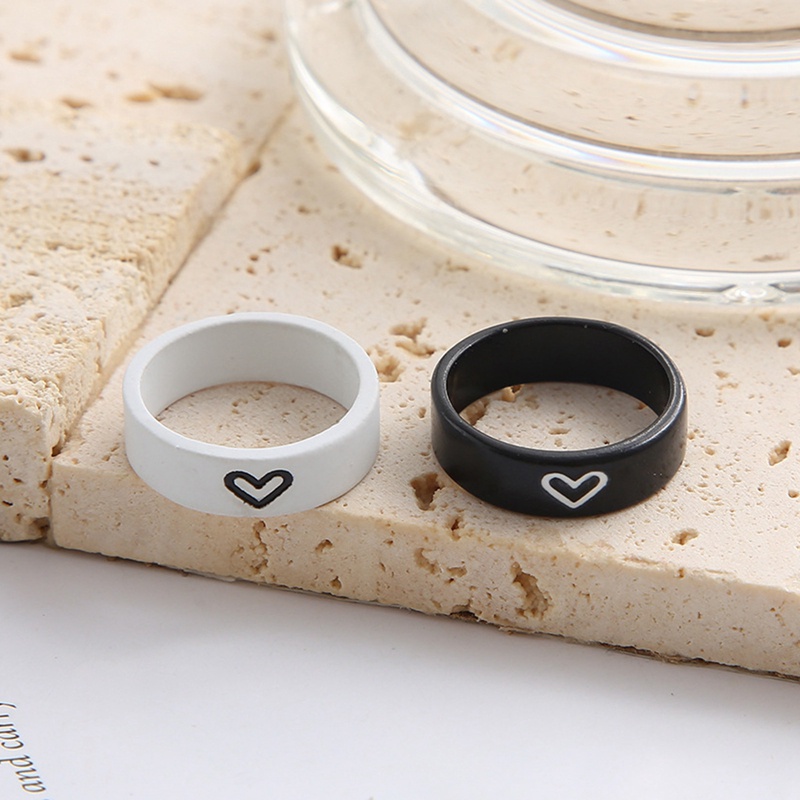 Fancyqube 1 Pasang Cincin Bentuk Hati Bahan Alloy Warna Silver Hitam Putih Untuk Wanita