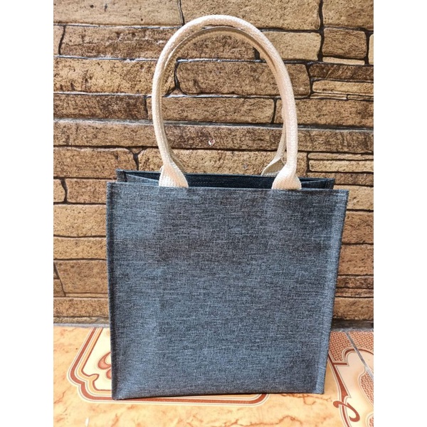 

TAS HAMPERS SOUVENIR MURAH SERBA GUNA KAMPAS