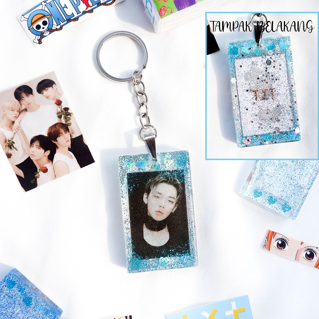 (PRE-ORDER CUSTOM) CUSTOM FOTO KPOP/ANIME/B.T.S/TXT/NCT/SVT/SKZ/JUJUTSU KAISEN/ONE PIECE/CHAINSAW MAN/NARUTO/ANYA/ATTACK ON TITANS/ RESIN PHOTO KEYCHAIN/PHONE CHAIN