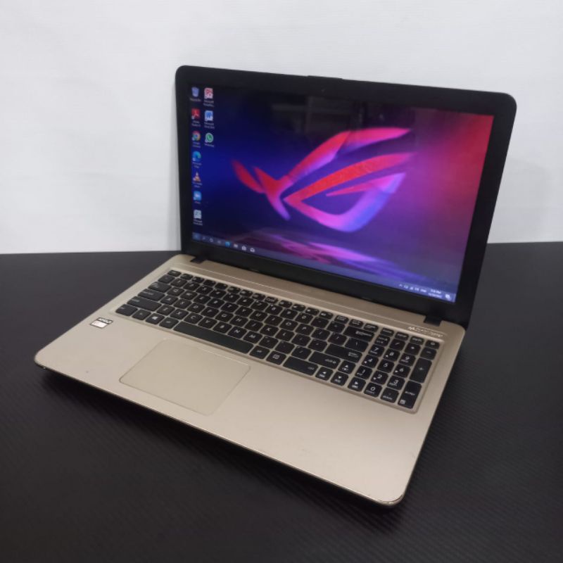 Laptop Asus AMD E1  HDD 500GB windows 10 pro