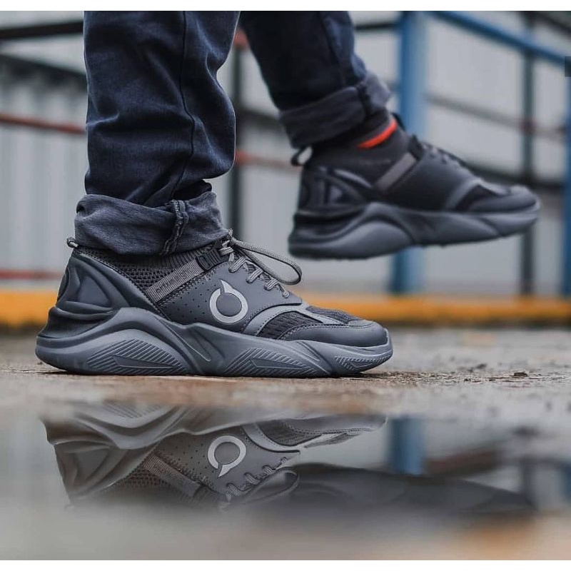 ORTUSEIGHT SANTANA GREY BLACK