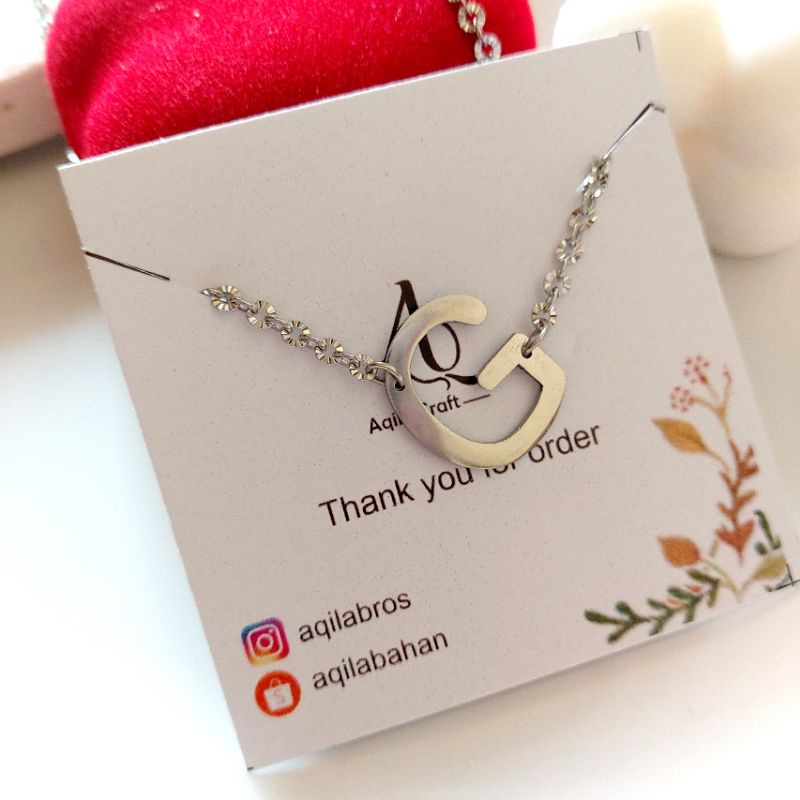 KALUNG TITANIUM SINARAN LIONTIN INISIAL HURUF ANTI KARAT TIDAK BERUBAH WARNA KALUNG KEKINIAN KALUNG STAINLESS STEEL NECKLACE