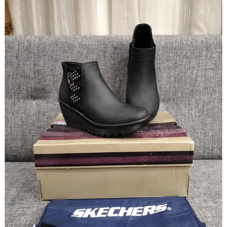 Sepatu Skechers Boots Wanita Kulit