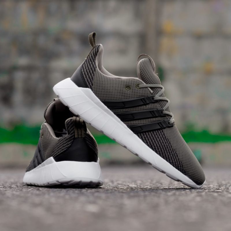 Adidas Questar Flow &quot;Dark Green&quot;