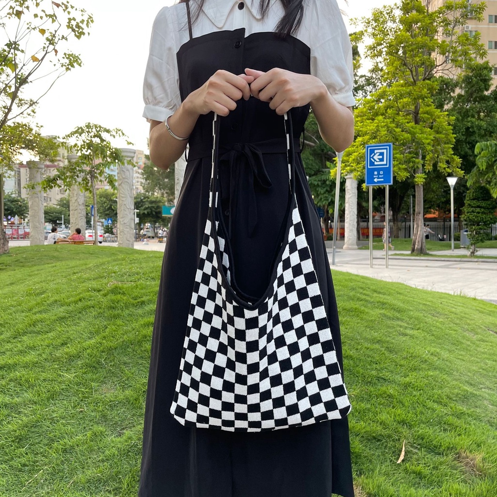 SIWOO - KOREAN KNITTED CHECKERED TOTEBAG BAG