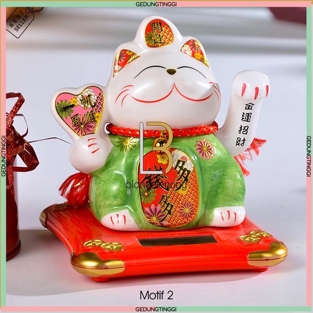 Patung Pajangan Boneka Dekorasi Lucky Cat Maneki Neko Maneko Neki Kalung Kucing Panggil Hoki Keberuntungan Rejeki Rezeki Keramik Cahaya Solar Non Baterai Batre Batrai Tangan Goyang Gerak Dashboard Mobil Toko Kasir Cafe Kecil Mini Lucu Cina Jepang Murah