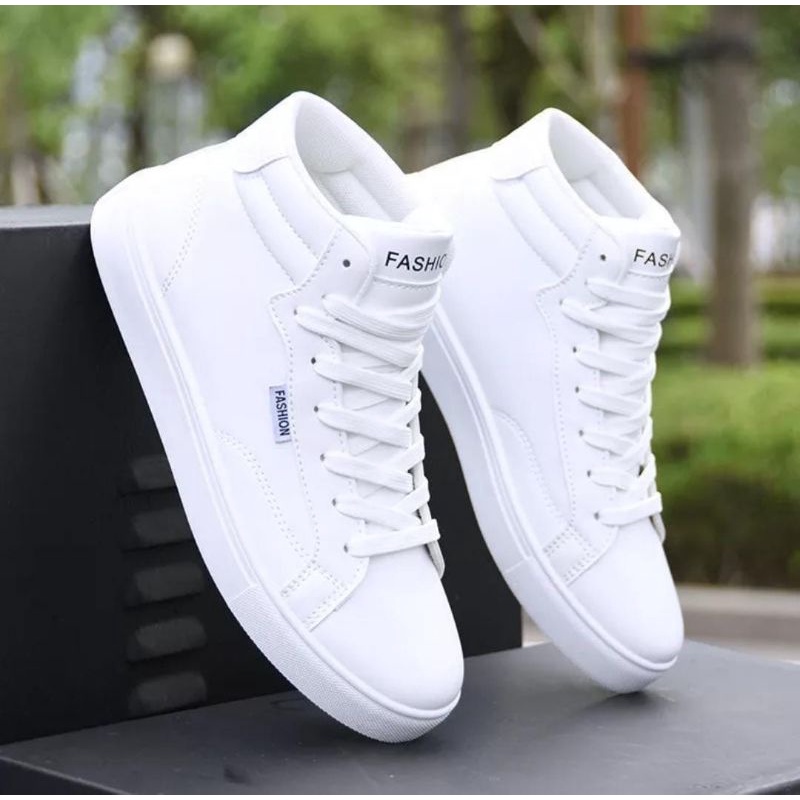 Sepatu boots sneakers pria semi boot pria CASUAL IWN-79-Putih