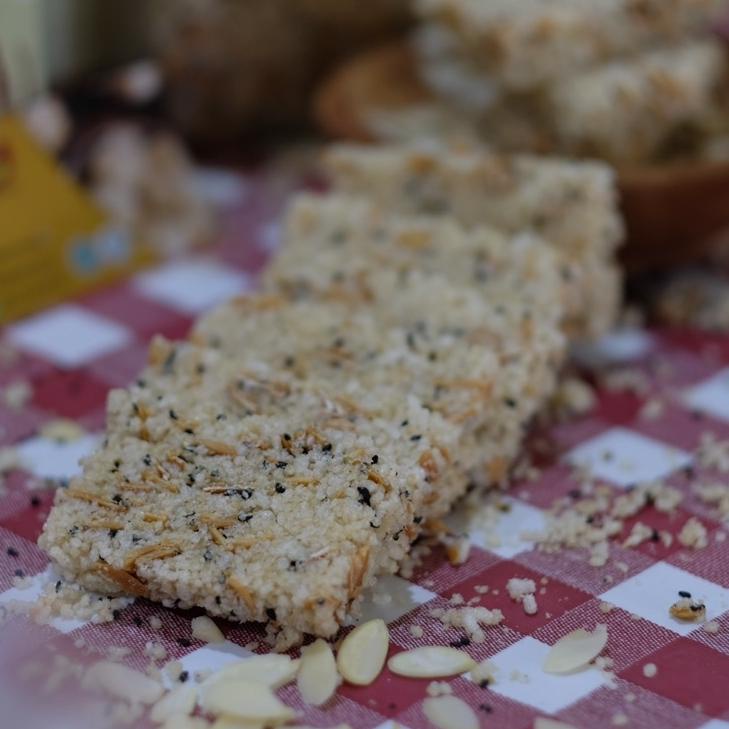 

artQq7Q1--RiceBee Almond/ Rengginang Taiwan / Vegan snack / Cemilan Sehat /Makanan Halal /Snack Kekinian