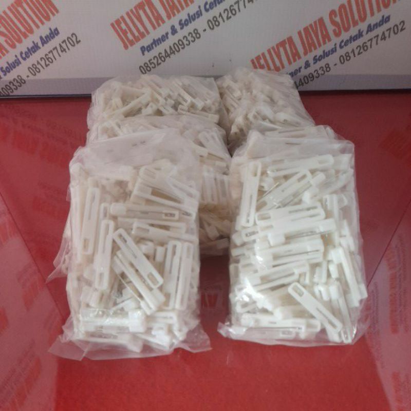 

PENITI PAPAN NAMA 1 GROSS UKURAN 3.5 CM PUTIH