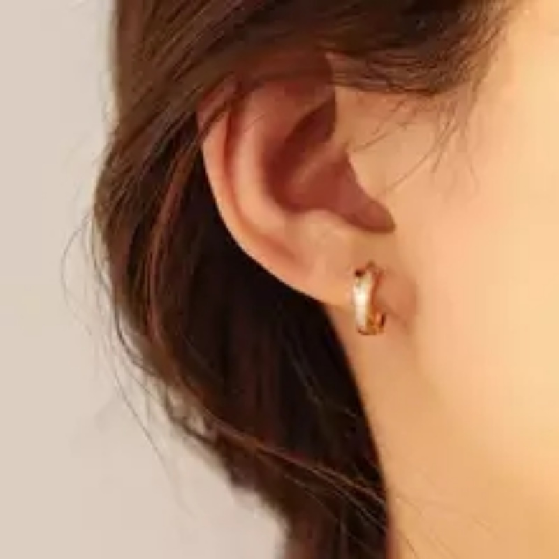 Anting Hoop Bentuk Salib Warna Emas Untuk Wanita