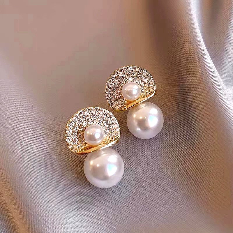 Anting Mutiara Berlian Imitasi Warna Emas Gaya Korea