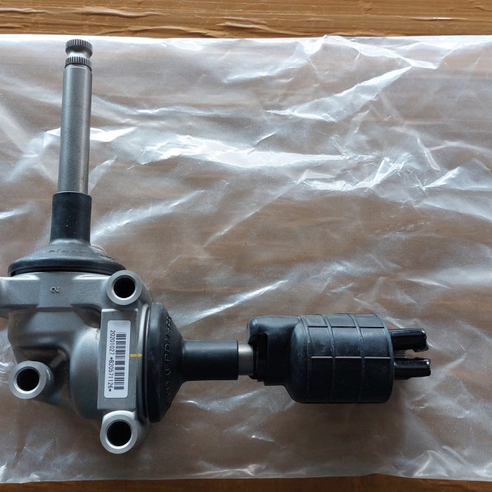 Gear Box Steer Setir Isuzu Traga