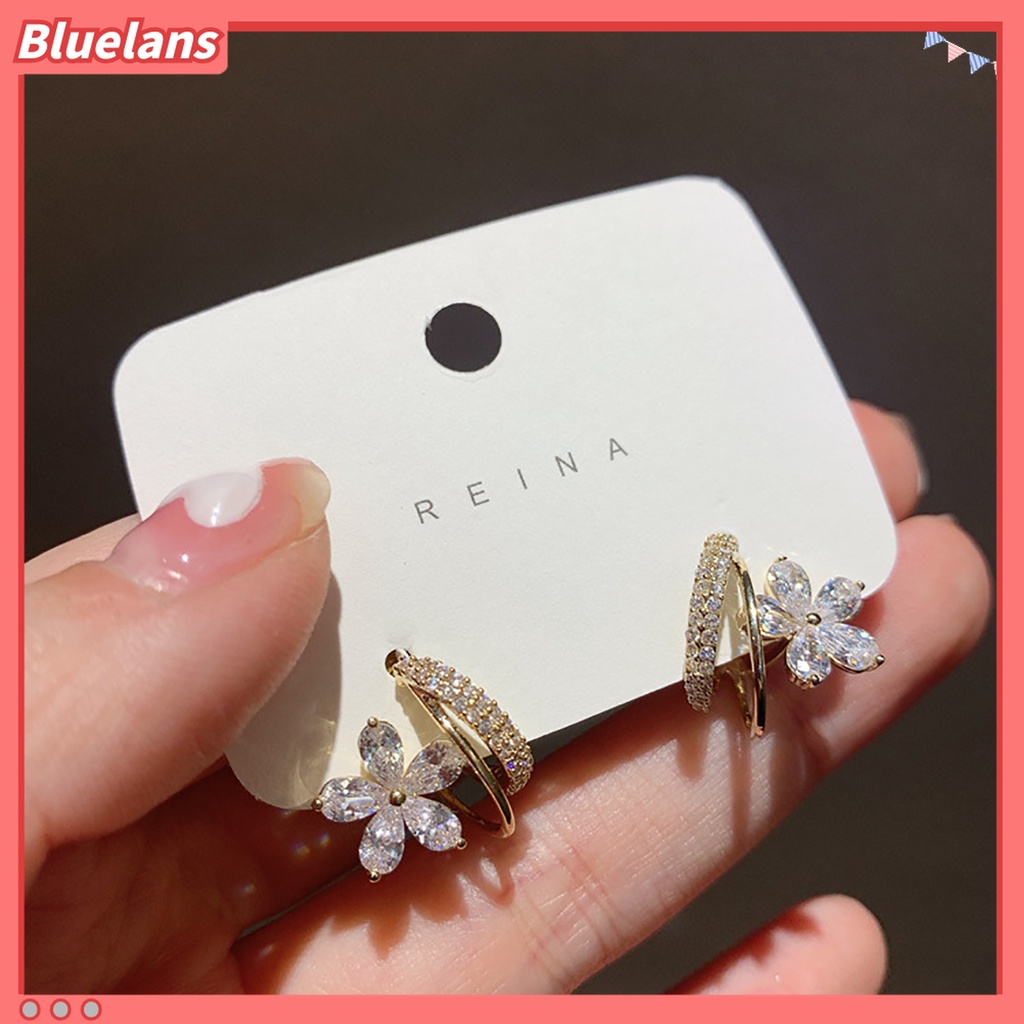 1 Pasang Anting Hoop Bentuk Bunga Aksen Berlian Imitasi Untuk Wanita