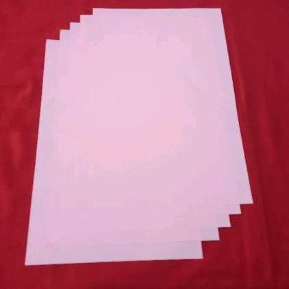 

5 Lembar Kertas Warna Merah