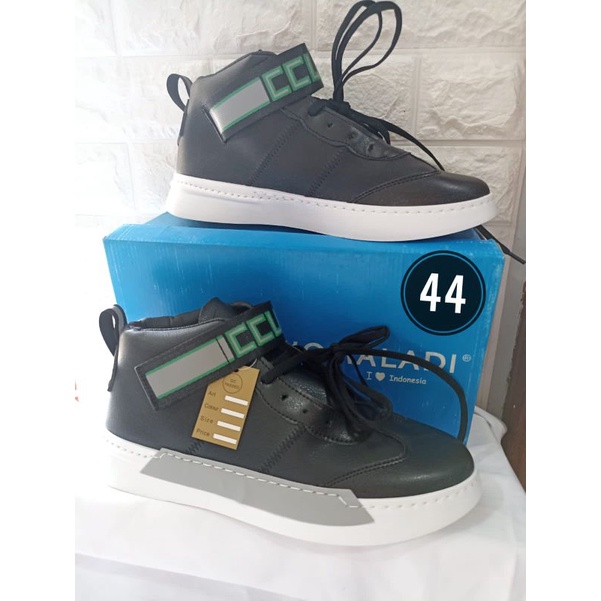Yongki Komaladi 44 Sepatu Sneakers tali boot pria hitam casual remaja laki-laki cowok original brand
