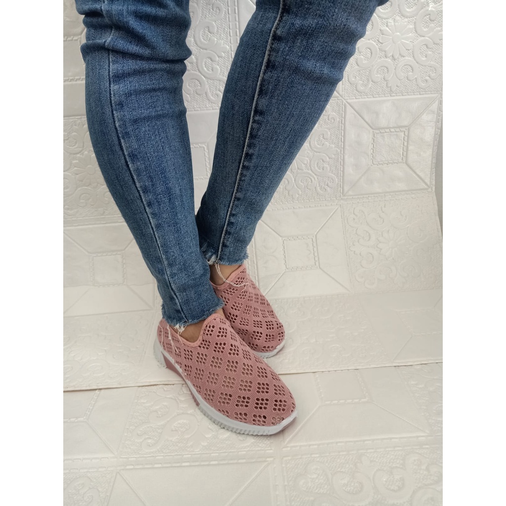 ♫ Megata ♫ SP030 (Tanpa Kotak) Sepatu Sneakers Wanita Lubang Lubang Kecil Ringan Sporty Model Korea Fashion Casual Olahraga