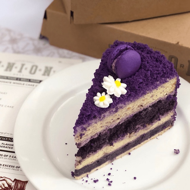 

READY BANDUNG 16 MAR 2025 - (SLICE) UNION BAKERY UBE VELVET CAKE - COCONUT SPONGE MACAROON KUE ULANG TAHUN UBI UNGU OLEH OLEH BANDUNG VIRAL SALE PROMO PAKET HADIAH BOLU CAKE LEGIT PIA ROTI PIE COOKIES PASTRY LAPIS BIRTHDAY CAKE KUE ULANG TAHUN KULINER CEM