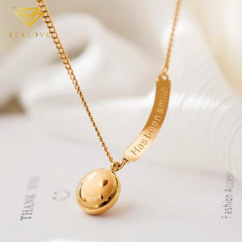 Kalung titanium wanita anti karat 18k emas Smiley liontin kalung Aksesori fashion Korea