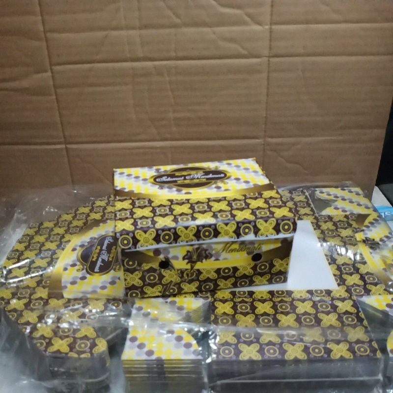 

Dus Snack Kue Motif Batik 12 x 14 cm 10 pcs