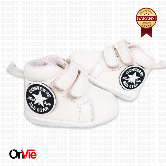 Sepatu Baby Boots Bunyi Motif Bintang Laki-Laki Perempuan Usian 6-12 Bulan Prewalker