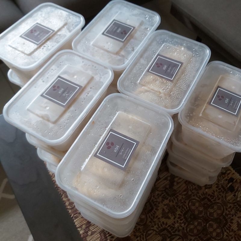 

Frozen chicken Curry Pufs,bisa ready 2 hari setelah PO