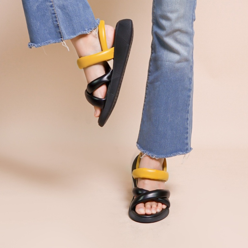 LAPEPA YUK - Sepatu Sandal Wanita Wedges VIVIAN Model Silang dua Tali Strap Belakang Hak Tinggi Sole 3 cm Spatu Sendal Gunung Cewek  Size 36 37 38 39 40 41 Warna Black Yellow Hitam Kuning Premium Terbaru Shoes Ori Original Mall Official Store Promo