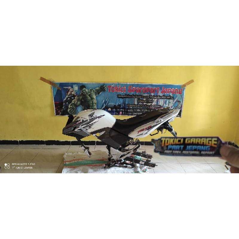 body set tiger revo albino atau body set tiger revo putih atau body set tiger revi albino original t