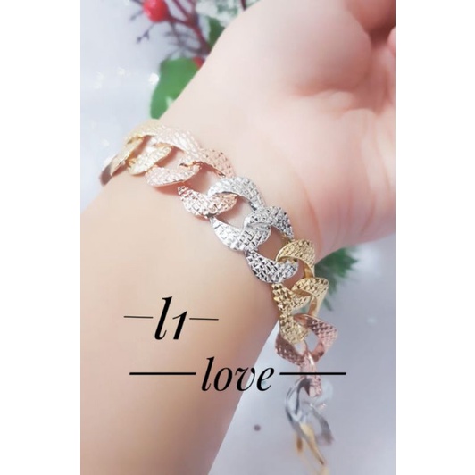 Satu set titanium gold