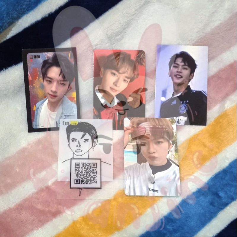 STRAY KIDS LEE KNOW PHOTOCARD I AM WHO BLACK BORDER IMW BB DILAN KONSEP BEHIND SELF PORTRAIT CHRISTM
