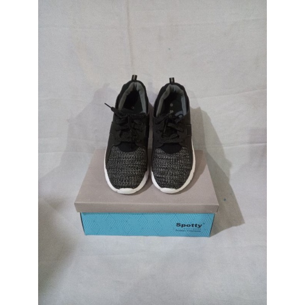 Sepatu sekolah bts anak slip on SPOTTY MILA 01 HITAM/PUTIH