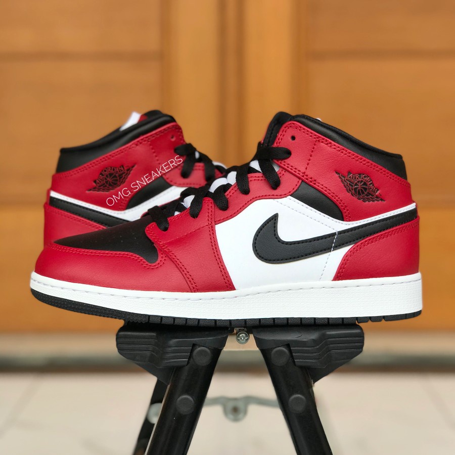 Air Jordan 1 Mid Chicago Black Toe Gs