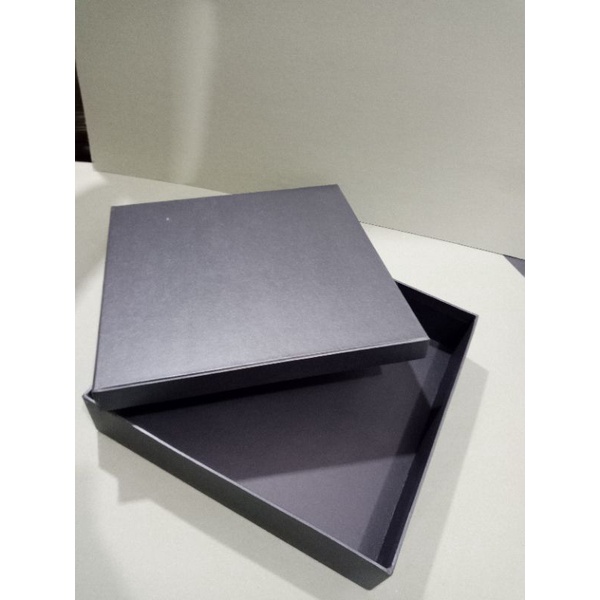 

kotak kado/gift box/hard box 35x33x10cm
