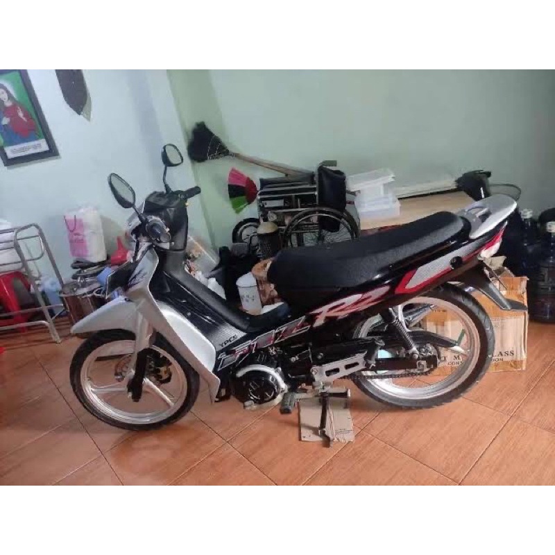 nos original striping yamaha f1zr 2002 silver hitam full clutch