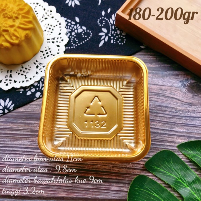 

Tray mika kue bulan 180gr Tray mika kue bulan 200gr harga ECER per PCS