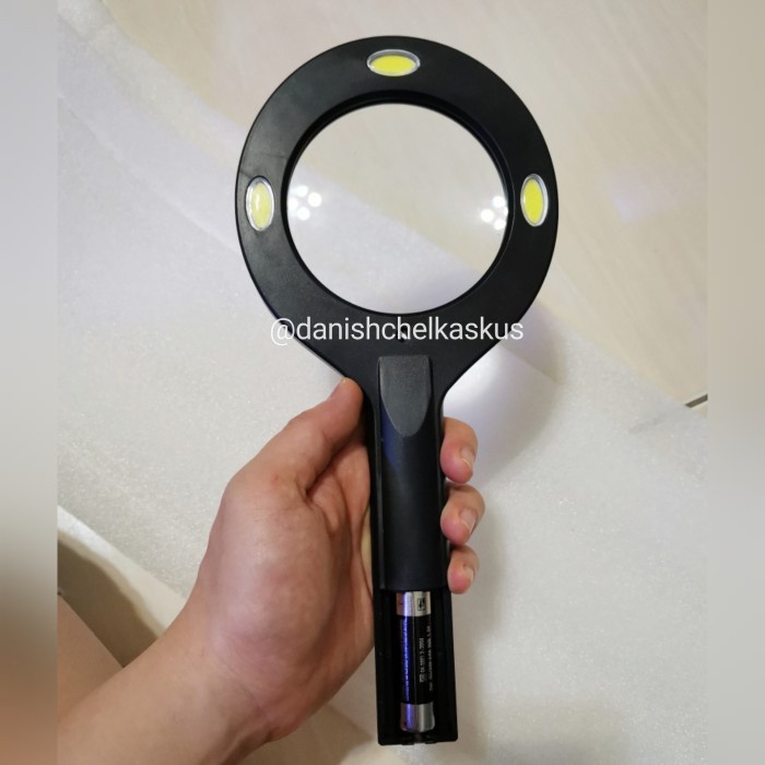 

KACA PEMBESAR DENGAN LAMPU LED MAGNIFYING GLASS