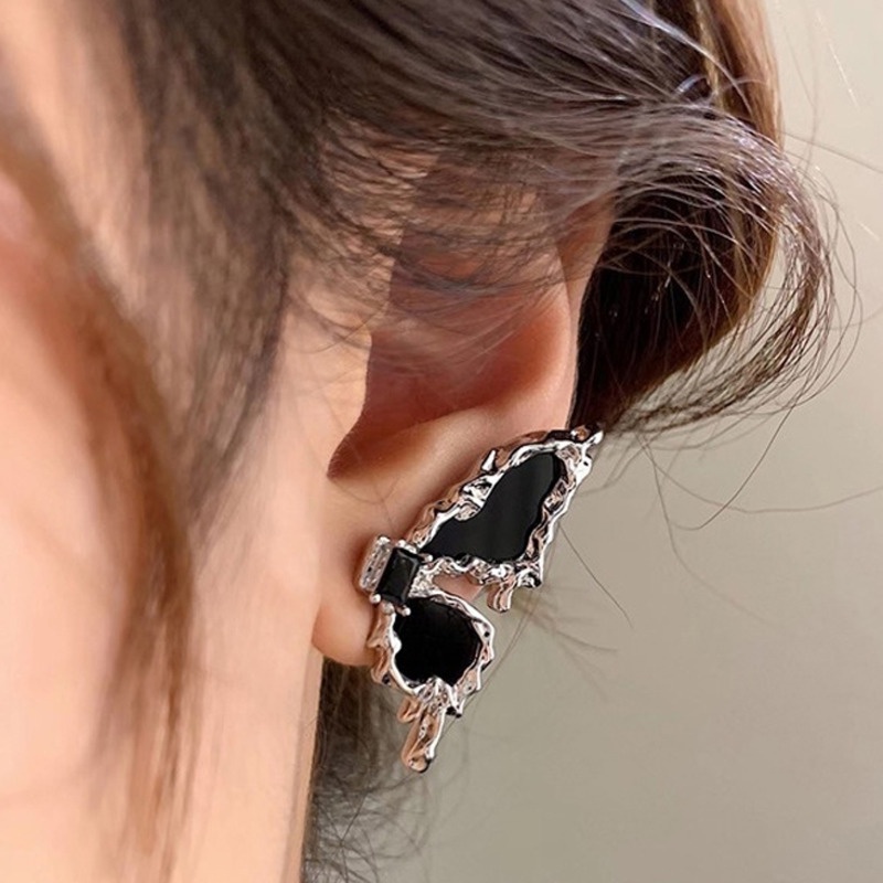 Anting Desain Kupu-Kupu Warna Hitam Gaya Harajuku