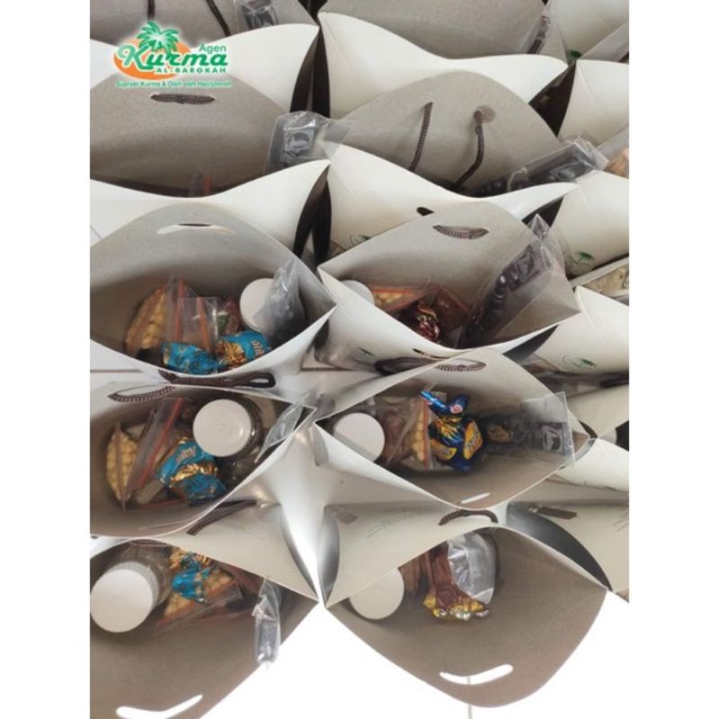 paket oleh oleh haji dan umroh mewah/ paket souvenir paperbag