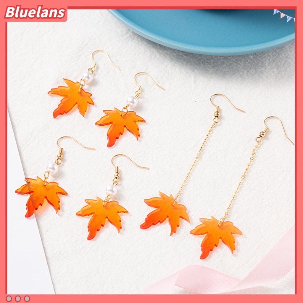 1 Pasang Anting Kait Rantai Rumbai Desain Daun Maple Aksen Mutiara Tiruan Warna Oranye Untuk Hadiah