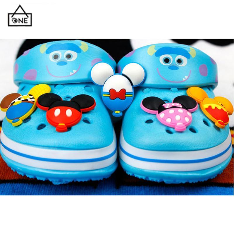 COD❤️Crocs Jibbitz pesona Sepatu Untuk Crocs Aksesoris shoe Gesper Crocs Pin  sandal Lubang Sepatu Decorate Accessories-A.one