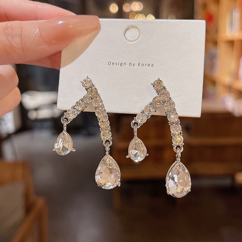 Anting Tusuk Gantung Bahan Sterling silver 925 Hias Berlian Imitasi Gaya Mewah Untuk Wanita