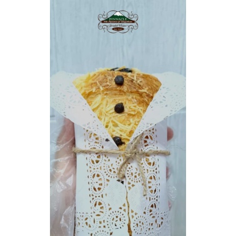 

Pinnacle strudel house,pastry,strudel clasic