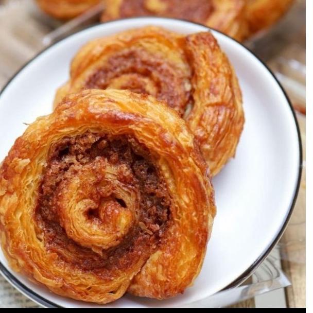 

BISA COD ✔️DANISH CINNAMON ROLL box isi 3|SQ5